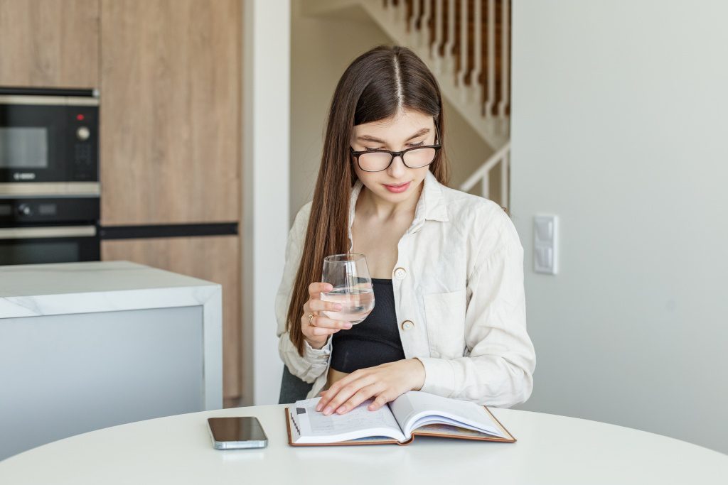 วิธีแก้ง่วง ด้วยการดื่มน้ำหรือเครื่องดื่มเย็น