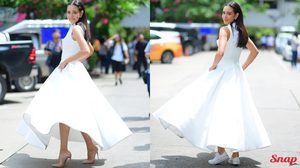 แซมมี่ เคาวเวลล์ เปลี่ยนลุคเปรี้ยวเป็นน่ารักสะดุดตา เพราะรองเท้าคู่นี้!!!