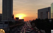 รถติดหนัก หลังปิดสะพานข้ามแยกรัชโยธิน 24 ชั่วโมง