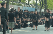 ประชาชนทยอยเดินทางเข้าสักการะพระบรมศพ