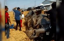 ภาพวินาทีรถยนต์ อดีต ส.ส. สุรินทร์ พลิกคว่ำ