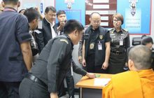 “เณรคำ” ถึงไทย ดีเอสไอ คุมตัวสอบต่อทันที