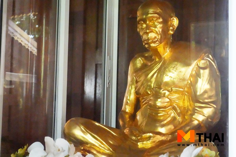 หลวงปู่จำลอง