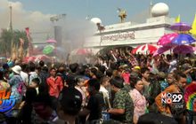 นักท่องเที่ยวแห่เล่นน้ำสงกรานต์พระประแดงคึกคัก