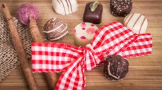 มาทำโฮมเมดช็อกโกแลต DIY เป็น ของขวัญวาเลนไทน์ แสนง่ายสุดคิวท์ให้คนพิเศษ