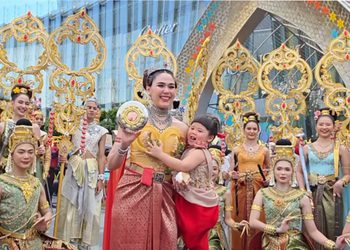 เกล ชมพู่ แจกความน่ารักฉบับตัวแม่ตัวมัม ลุคนางสงกรานต์ทุงสะเทวี