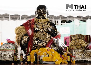 ขอโชคขอลาภ พ่อขุนช้างมหาเศรษฐี วัดไผ่แขก สุพรรณบุรี