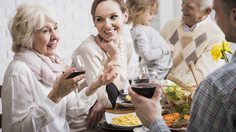 5 วิธีเตรียมตัว เมื่อต้องไปพบพ่อแม่แฟน เป็นครั้งแรก งานนี้จะพลาดไม่ได้