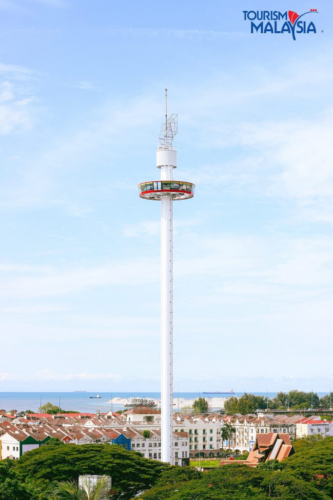 4.หอคอยทามิงซารี Taming Sari Tower (Melaka Tower)