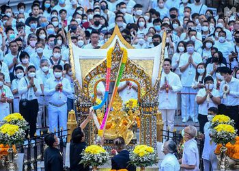 วิธีขอพร “องค์พระพรหม” ขออย่างไรให้สำเร็จ สมปรารถนา?