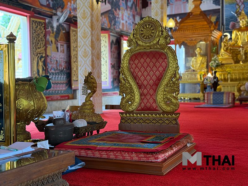 ธรรมมาสน์