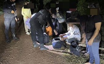 กองทัพบกจับแรงงานกัมพูชาลอบเข้าไทยต่อเนื่องหลังเหตุสู้รบ