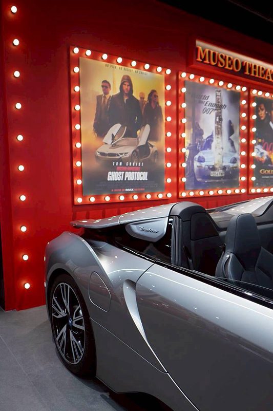 จัดแสดงผลงาน