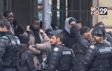 ฝรั่งเศสเคลื่อนย้ายผู้อพยพในกรุงปารีส