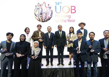 ผลงานจิตรกรรมที่สะท้อนพฤติกรรมมนุษย์อันส่งผลกระทบต่อสิ่งแวดล้อม คว้ารางวัลชนะเลิศจากเวทีการประกวดจิตรกรรมยูโอบี ประจำปี 2566