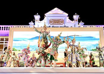 กระทรวงวัฒนธรรม ชวนย้อนวันวาน ยลวิถีย่านกะดีจีน – คลองสาน ณ วัดประยุรฯ ฉลองครบรอบ 243 ปี กรุงรัตนโกสินทร์ เที่ยวงานวัด ไหว้พระรับพร เสริมสิริมงคล ตั้งแผงอาหารเด็ดและของดีย่านกะดีจีน–คลองสาน กว่า 130 ร้าน ร่วมลุ้นประกวดอาหารสามศาสน์ ประกวดร้องเพลงลูกทุ่ง ประกวดร้านอร่อย แวะท่องเที่ยวเชิงวัฒนธรรม “ปั่นจักรยานเที่ยววัดยามค่ำคืน”