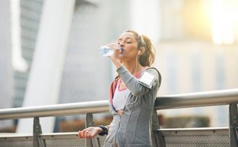 ระหว่างออกกำลังกาย ดื่มน้ำ แค่ไหนถึงจะดีต่อร่างกาย