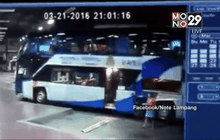 ระทึก! รถทัวร์พุ่งชนที่พักผู้โดยสารลำปาง