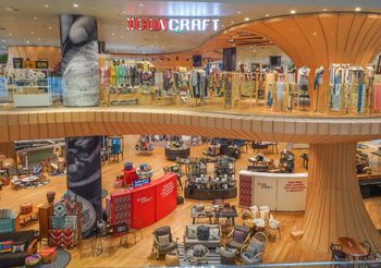 ไอคอนคราฟต์ ฉลองครบรอบ 7 ปี แห่งการเชิดชูคุณค่างานหัตถศิลป์ไทย เชิญ 7 ศิลปินนักออกแบบแถวหน้า สร้างงานฝีมืออันงดงาม จากมูลนิธิส่งเสริมศิลปาชีพฯ ในงาน “The Unrivaled Thai Craft: ICONCRAFT 7th Anniversary”