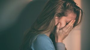 ช่วยนำทางหนูทีค่ะ หนูทุกข์ค่ะ ทุกข์มากๆ ไม่รู้จะตัดสินใจยังไง