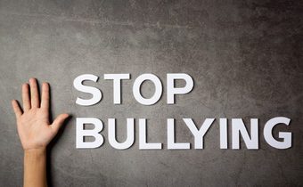 จิตแพทย์เตือน “บูลลี่” ไม่ใช่เรื่องล้อเล่น เสี่ยงทำเด็กป่วยทางจิตเวช และอาจรุนแรงถึงขั้น “อยากฆ่าตัวตาย”