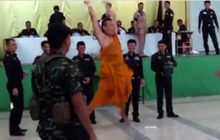 ส่องชายไทยลุ้นใบดำ-ใบแดง