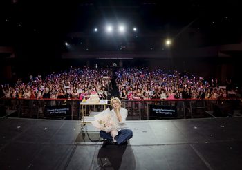 “สมาร์ท CSNP” น้ำตาปริ่ม!! แฟนคลับเซอร์ไพรส์วันเกิดอายุครบ 24 ปี สุดซึ้งกลางแฟนมีตที่จีน