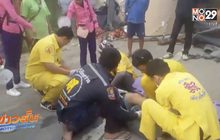รถพ่วงขนเหล็กม้วนหลุดโค้งพลิกคว่ำคนขับเจ็บ