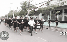 “มนัส บุญจำนงค์” ออกวิ่งถวายความอาลัย ในหลวง ร.9