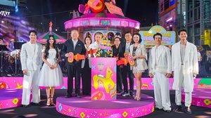 เอ็ม บี เค เซ็นเตอร์ เปิดไฟประดับต้นคริสต์มาส จับมือ Jumbo Jan เนรมิตม้าหมุนแห่งความสุข MBK Center Sparkling Happiness Light Up Ceremony