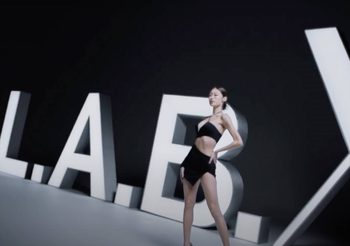 L.A.B. X Clinic จัดแคมเปญ สวยติดไซเรน ร่วมกับ SOS ซื้อเสื้อผ้าได้ฉีดผิวฟรี