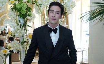ควันหลงคานส์! เผยลุคทักซิโด้สุดเนี๊ยบ ‘อาเล็ก ธีรเดช’ แท็กทีมโกอินเตอร์ ร่วมค่ำคืนพรมแดงภาพยนตร์ “คำสารภาพของหมอผี”