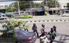 นักเรียน 2 สถาบันก่อเหตุทำร้ายกลางแยกไฟแดงเจ็บ 3 คน