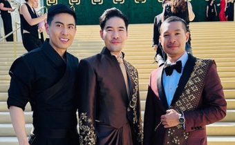 “วู้ดดี้” ภูมิใจ! เดินพรมทองในชุดไทย สะกดทั้งฮอลลีวูด ในงาน Gold Gala 2025 เวทีเอเชียระดับโลก