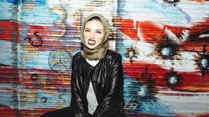 นูร์ ตะกออูรี ผู้หญิงมุสลิมคนแรก ที่ได้ลงนิตยสารเพลย์บอย สวมผ้าคลุมฮิญาบ