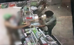 รวบชายแก้ผ้า 3 คน ตระเวนซื้อของร้านสะดวกซื้อ