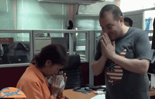 คนกวาดถนนเก็บเงินเกือบ 7 หมื่นบาทส่งคืนชาวอังกฤษ