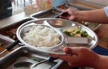 ข้าวแกงถาดหลุม ขวัญใจวัยทำงาน