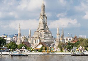 ไหว้พระ สะเดาะเคราะห์ให้ชีวิตรุ่งโรจน์ ณ วัดอรุณราชวราราม