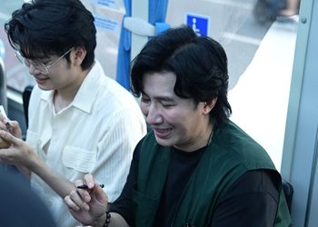 โหนรถเมล์ฟรีสุดจึ้ง! พี่หนุ่ม-นนท์ แจกความฟินกับ “เนสกาแฟกระป๋องรถเมล์” เสิร์ฟความอร่อยตรงสเปกแบบสุดเอ็กซ์คลูซีฟ