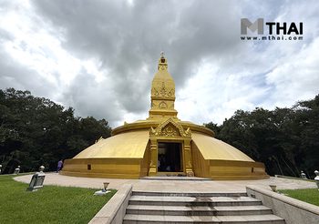 กราบนมัสการพระอัฐิธาตุหลวงปู่ชา สุภทฺโท วัดหนองป่าพง