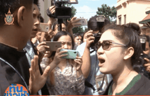 สาววัย 27 ปี บุกทำเนียบฯ ร้องนายกฯ ถูกคลื่นล้างสมอง