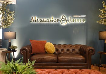 แบรนด์เฟอร์นิเจอร์หรู “Alexander & James” ปั้น Hub แห่งใหม่ใจกลางกรุงเทพฯ ยกระดับเพิ่มศักยภาพแฟลกชิปสโตร์ มุ่งเป็นศูนย์กลางส่งออกเฟอร์นิเจอร์ในเอเชีย ภายในปี 2568