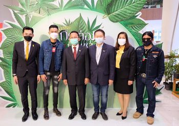 ไข่ มาลีฮวนน่า-แซ็ค ชุมแพ ชวนเที่ยวงาน “มหัศจรรย์กระท่อมกัญชาและสุดยอดสมุนไพรไทย”