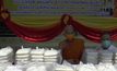 เจ้าอาวาสวัดโสธรฯบริจาคเงินสร้างโรงทาน