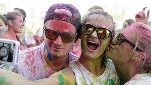 เซลฟี่เป็นเหตุ! ผลวิจัยเผย เซลฟี่ ตัวเองบ่อย ทำให้แฟนรู้สึกห่างเหิน