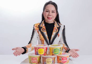 ตำนานโรงงานน้ำปลาร้าแม่ประกาศรีเทิร์น “พี่กบ สุกัญญา” ลุกขึ้นใหม่ เปิดเกมรุกส่ง “ขนมจีนแบรนด์แม่ย่า” เขย่าตลาดอาหารสำเร็จรูปไทย