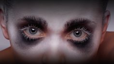 ลาแล้ว 3 พฤติกรรมตาแพนด้า! วิธีแก้ขอบตาดำ ด้วย อาย เซรั่ม จากเบอร์รี่ 7 ชนิด  