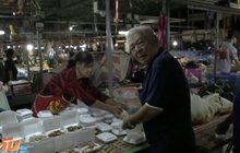 ข้าวกล่องสู้ชีวิต ขายแค่ 8 บาท