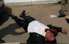 ผู้ประท้วงสนับสนุนรัฐบาลตี ส.ส.ฝ่ายค้านกัมพูชา